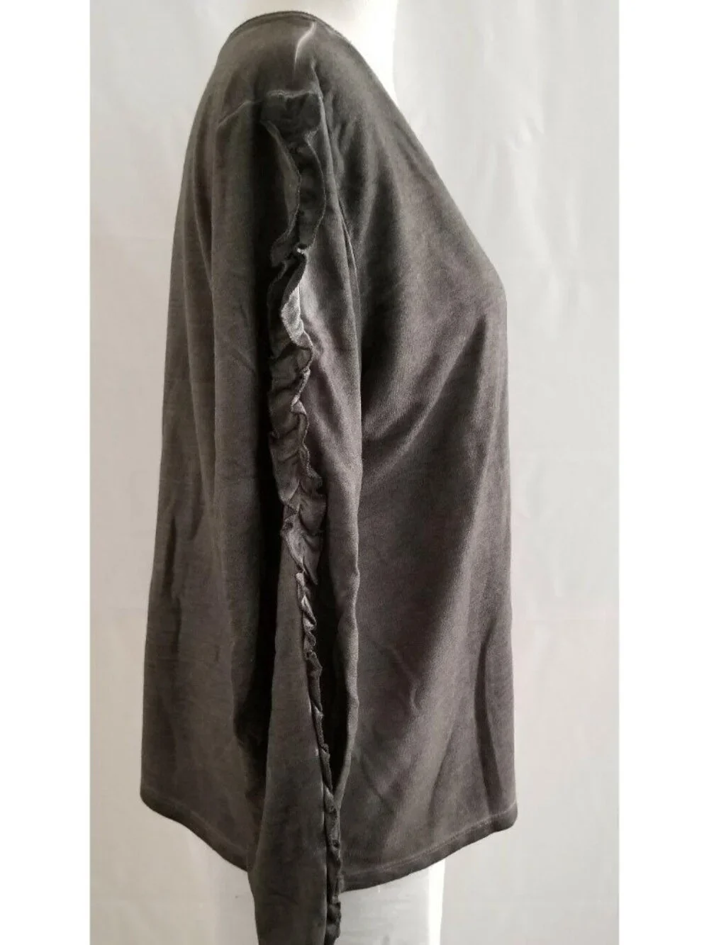 Dantelle Women's Gray Oil Dye Sweatshirt Pullover Top Size Small NWT